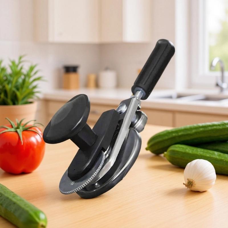 Home Cooking Meal - 滑り止めハンドルと鋭利で滑らかな刃を備えた鉄製手動缶切りは、家庭のキッチンでの日々の料理や食事の準備に最適です。